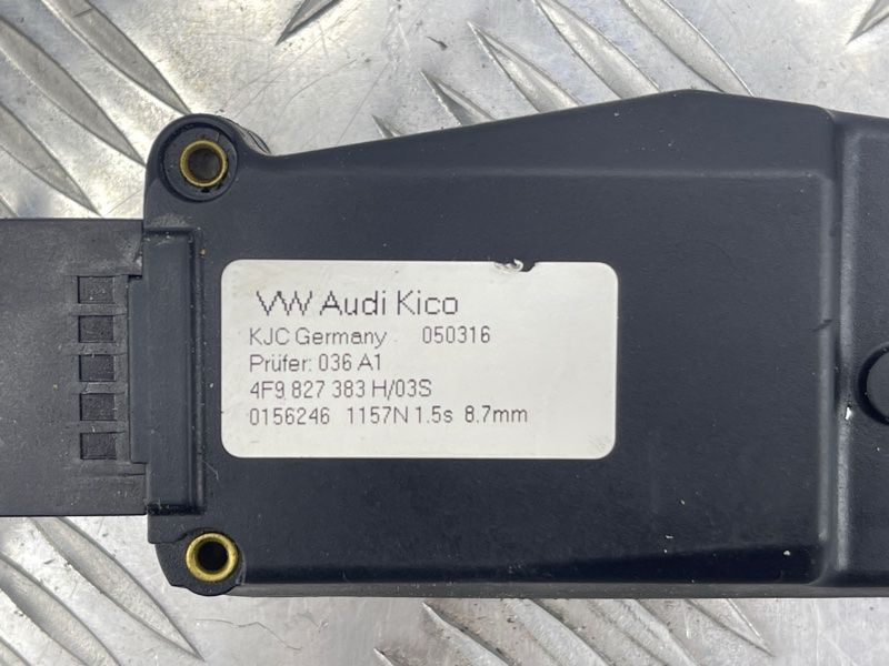 Тримач замка з ел. двигуном доводчика 4f9827383h Audi Q3