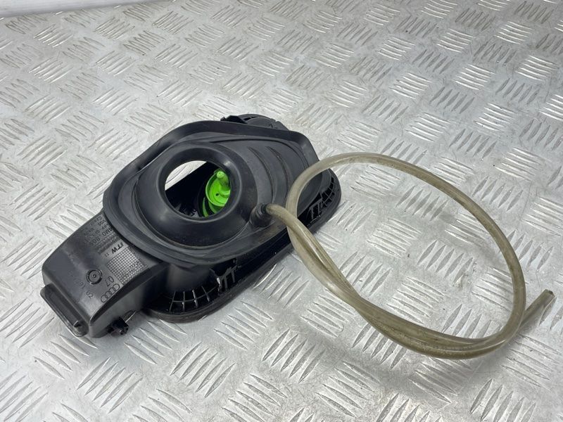 Корпус лючка кришки паливного бака 4M0809906D Audi Q7