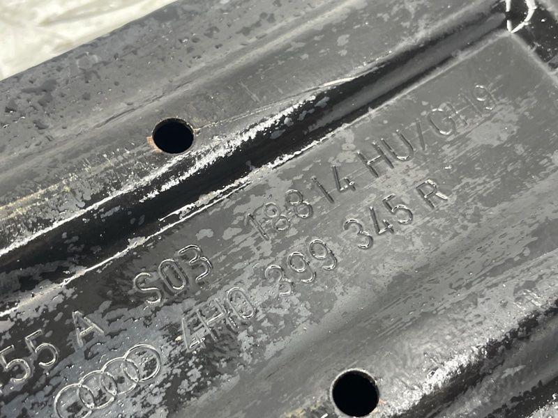 Распорка подрамника 4H0399345R Audi A8