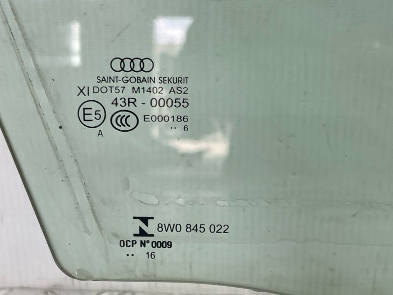 Стекло двери многослойное 8W0845022 Audi A4 Allroad