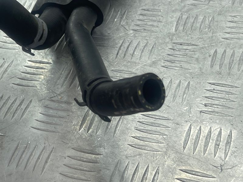 Шланг системи охолодження 7P6121156E Volkswagen Touareg