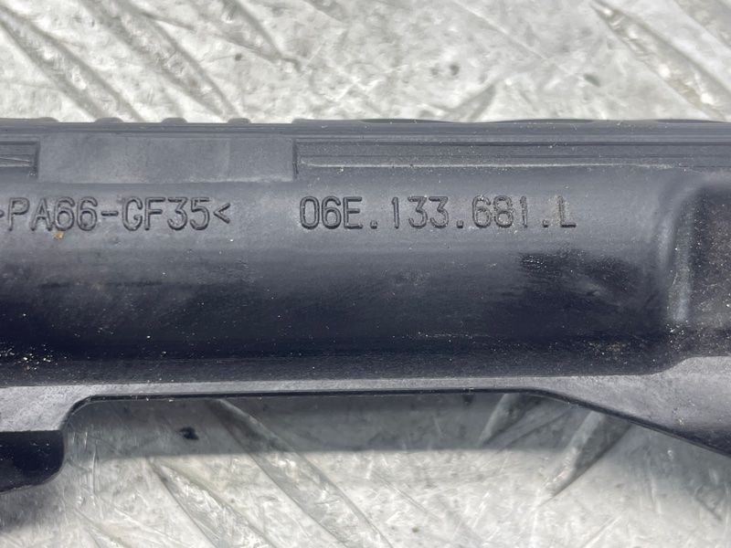 Топливная рампа левая 06E133681L Audi Q7 Audi A6, Audi A7, Audi Q7