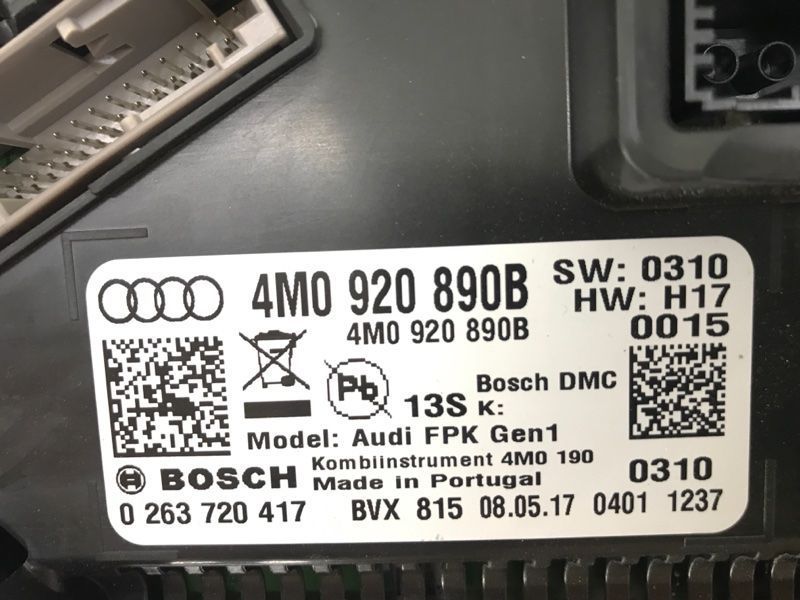 Комбинация приборов / Спидометр 4M0920890B Audi Q7