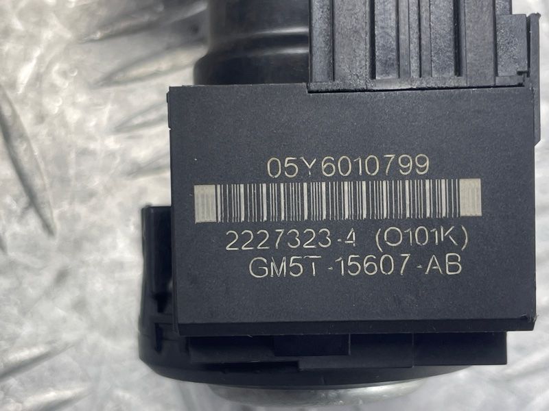 Замок зажигания GM5T15607AB Ford Escape