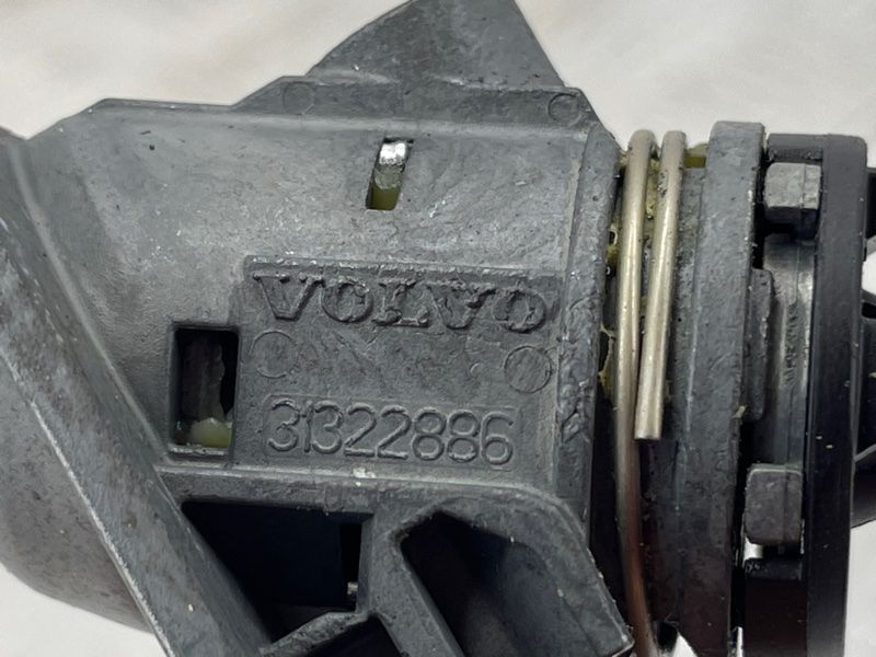 Личинка замка 31322886 Polestar 2