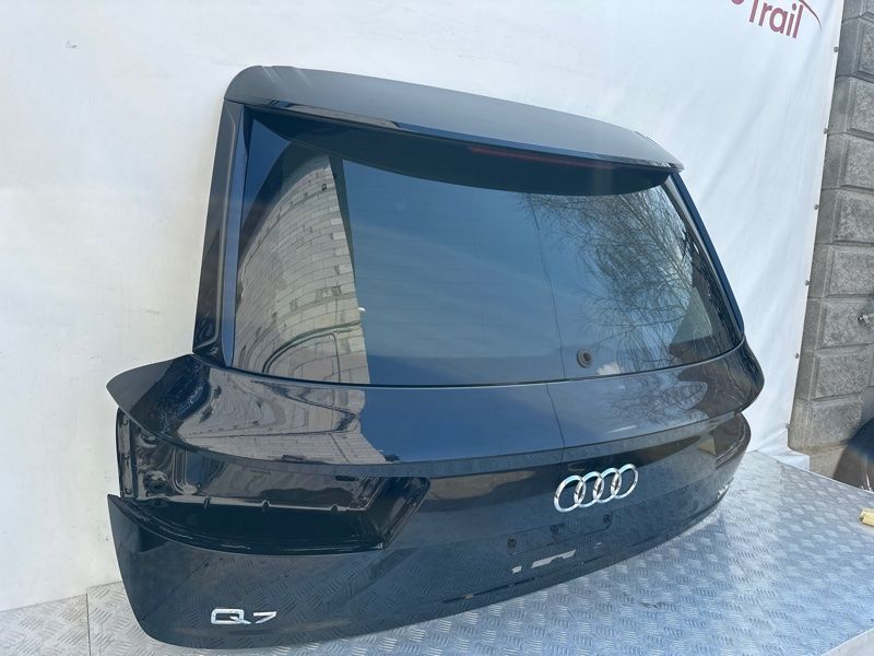 Кришка багажника 4M0827025D Audi Q7