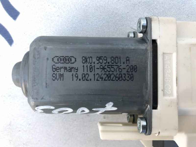 Мотор склопідйомника 8K0959801A Audi Q7