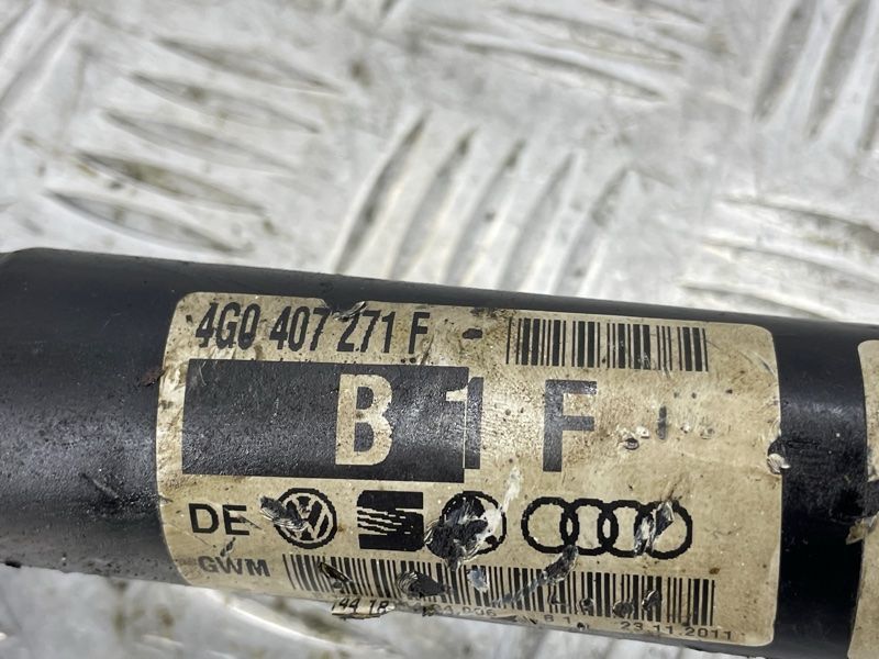 Привідний вал передній 4G0407271F Audi A6 Audi A6, Audi A7, Audi A8, Audi Q5, Audi RS7, Audi S6, Audi S7, Audi S8, Audi SQ5
