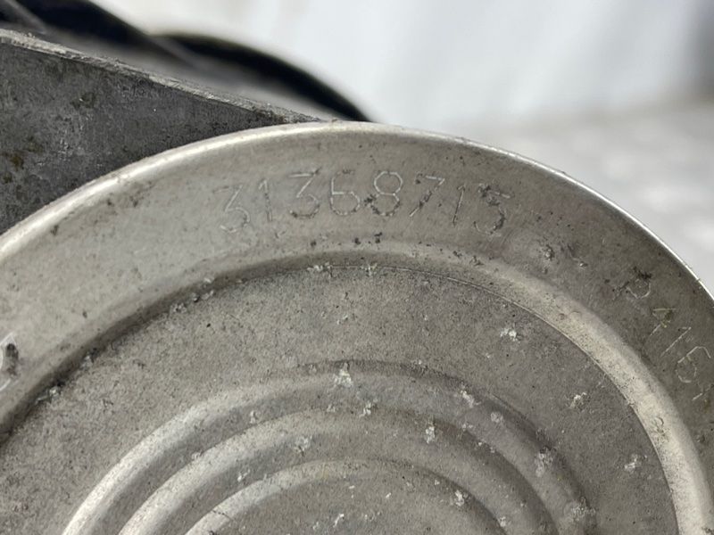Насос охлаждающей жидкости 31368715 Volvo XC90 Volvo S60, Volvo S60 Cross Country, Volvo S80, Volvo S90, Volvo V60, Volvo V60 Cross Country, Volvo V90, Volvo V90 Cross Country, Volvo XC40, Volvo XC60, Volvo XC70, Volvo XC90