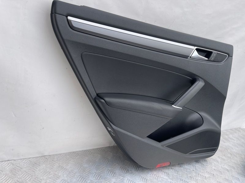 Обшивка дверей Volkswagen Passat