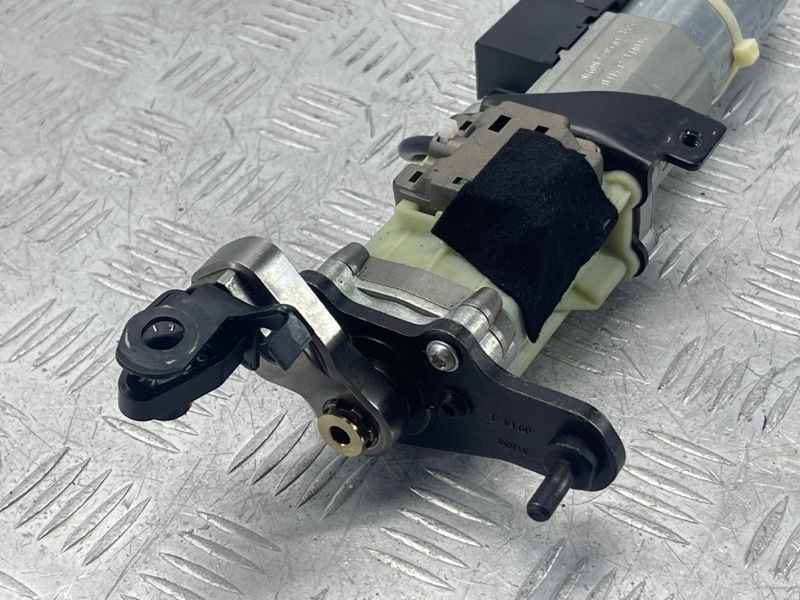 Привідний блок кришки багажника 8R0827851 Audi Q5