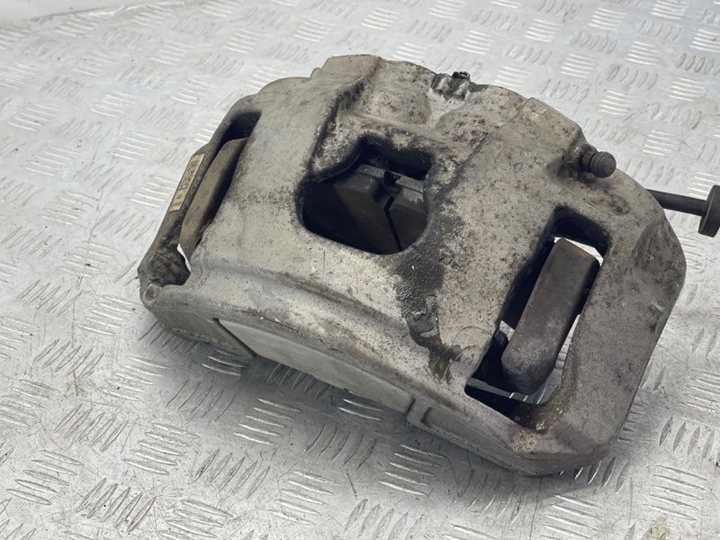 Суппорт тормозной 4G0615124E Audi A6