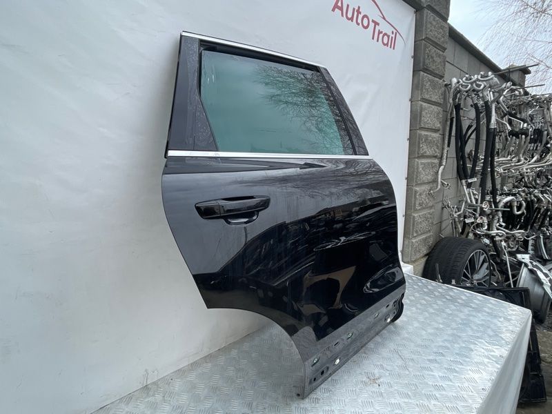 Двері 7P0833056A Volkswagen Touareg