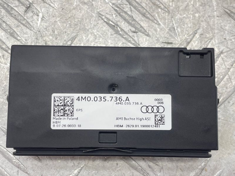 Блок USB 4M0035736A Audi Q7