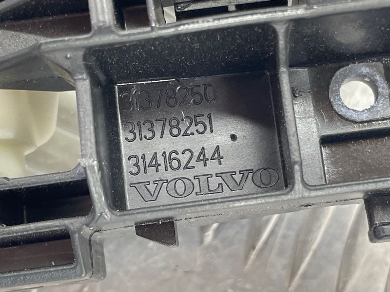 Кронштейн ручки Volvo XC60