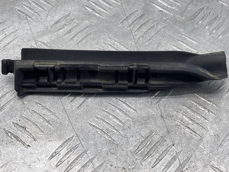 Уплотнитель двери 4K0839700 Audi A6