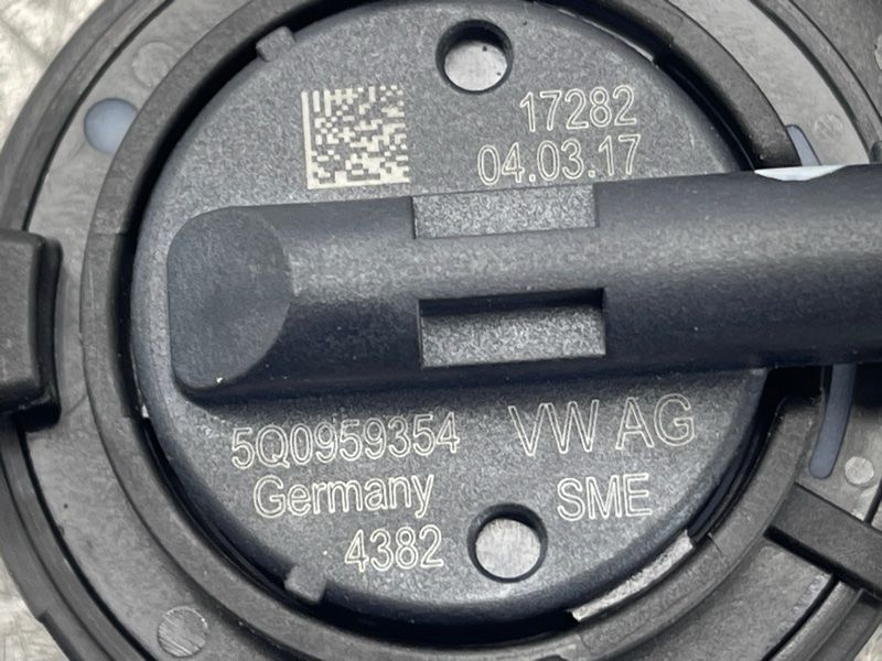 Датчик удару 5Q0959354 Audi Q5