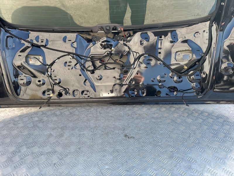 Кришка багажника 4M0827025D Audi Q7