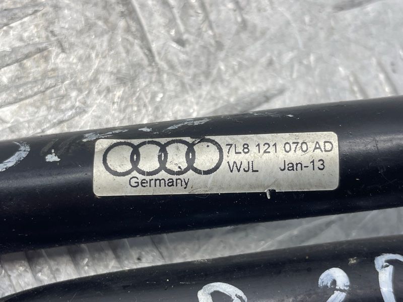 Трубопровід системи охолодження 7L8121070AD Audi Q7