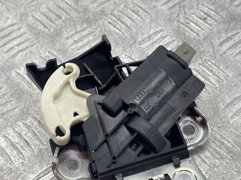 Замок кришки багажника 4F5827505D Volkswagen CC