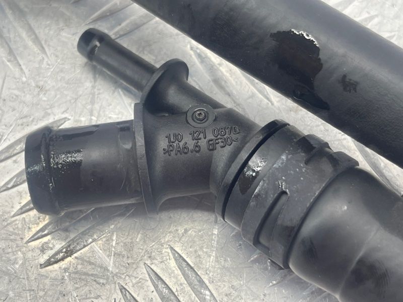 Шланг системи охолодження 7P6121156E Volkswagen Touareg