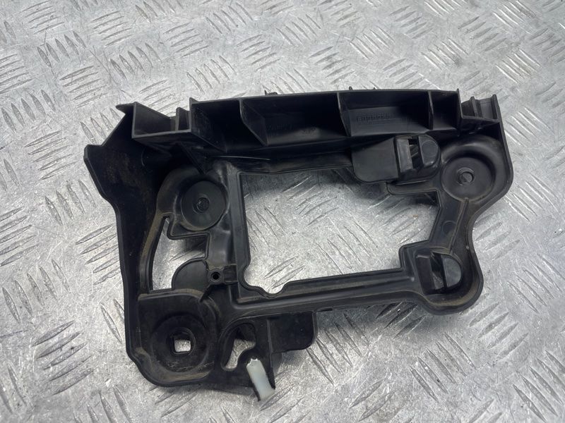 Направляюча заднього бампера права 3C8807394D Volkswagen CC Volkswagen CC