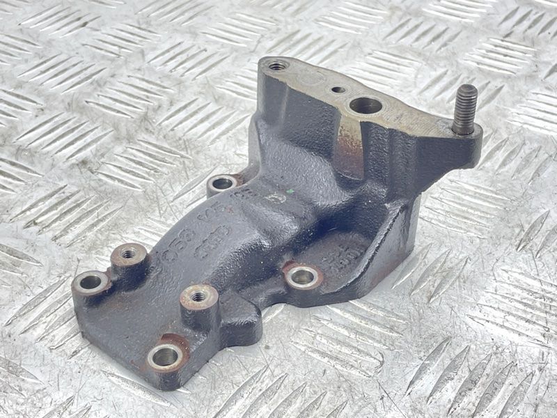 Кронштейн 059145195 Volkswagen Touareg
