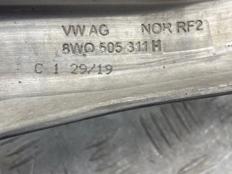 Рычаг задней подвески поперечный нижний 8W0505311H Audi A4