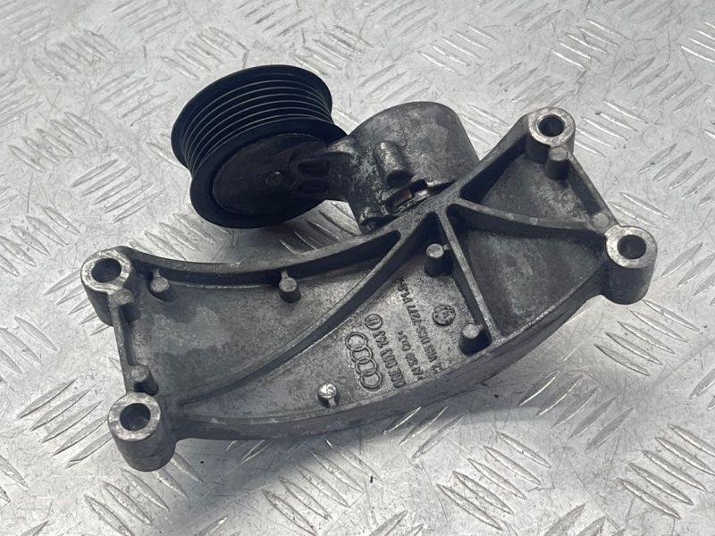 Кронштейн генератора 06E903143D Audi A6