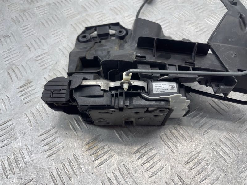 Замок дверей 31349890 Volvo XC90