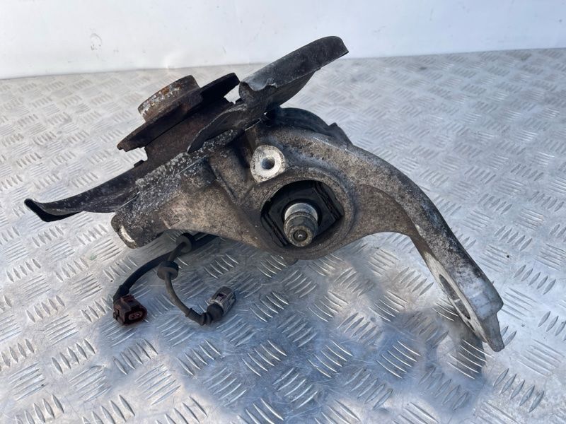 Поворотний кулак / цапфа 8R0505431F Audi Q5