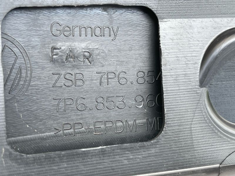 Накладка двери 7P6853960 Volkswagen Touareg