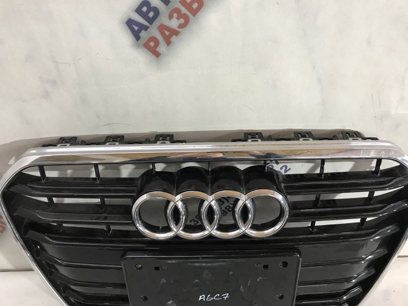 Решетка радиатора 4G0853653 Audi A6