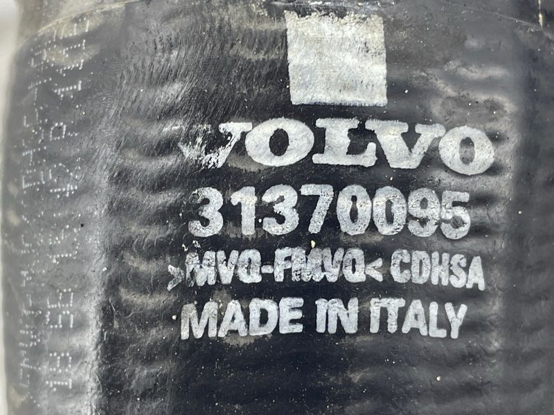 Патрубок інтеркулера 31370095 Volvo XC90