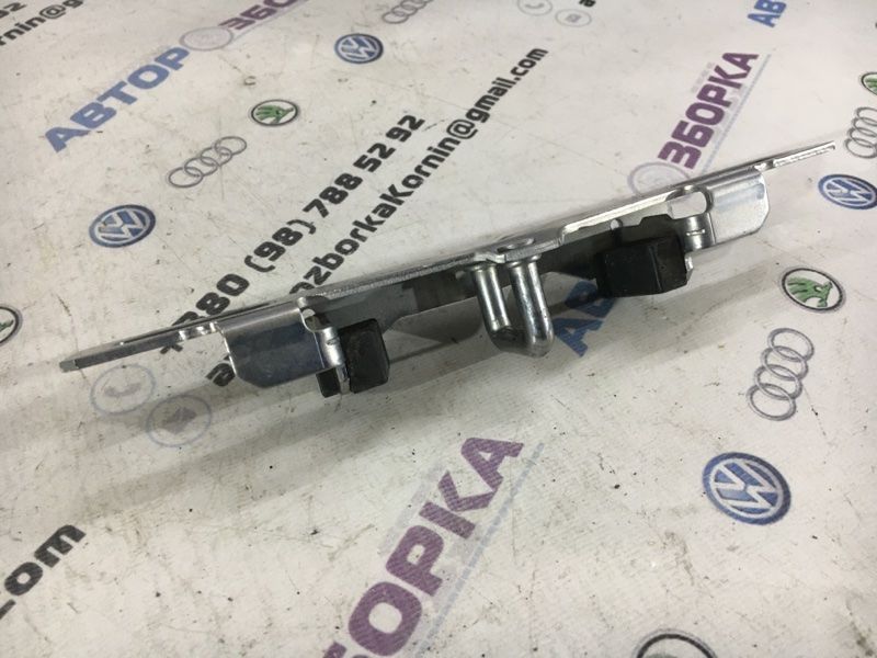 Скоба крышки багажника 31276686 Volvo XC60