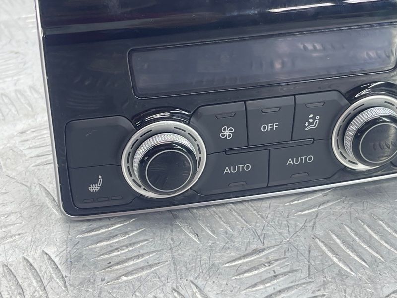 Панель керування підігрівом сидінь Audi A8