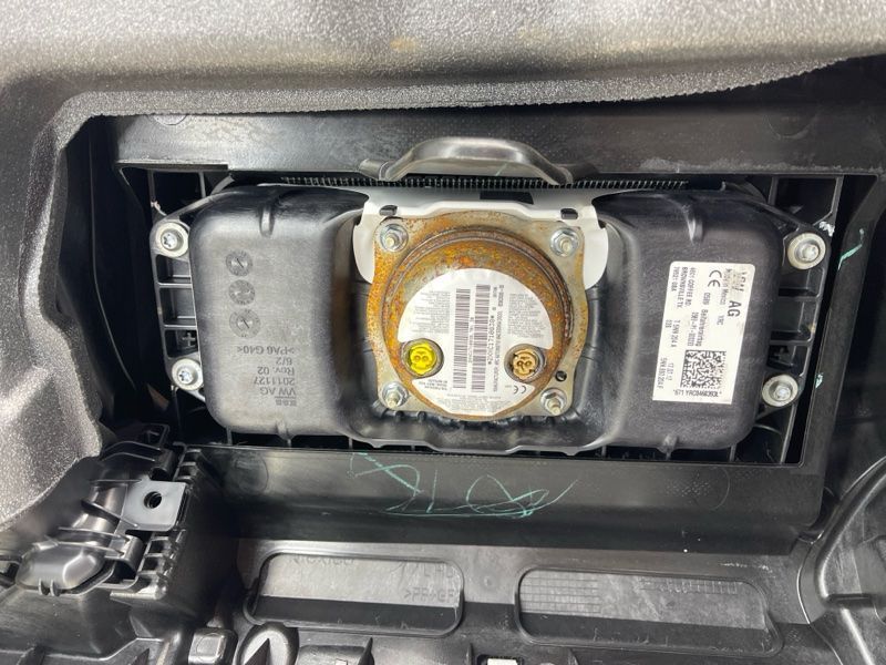 Торпедо з подушкою безпеки 5NN857003HFLG Volkswagen Tiguan