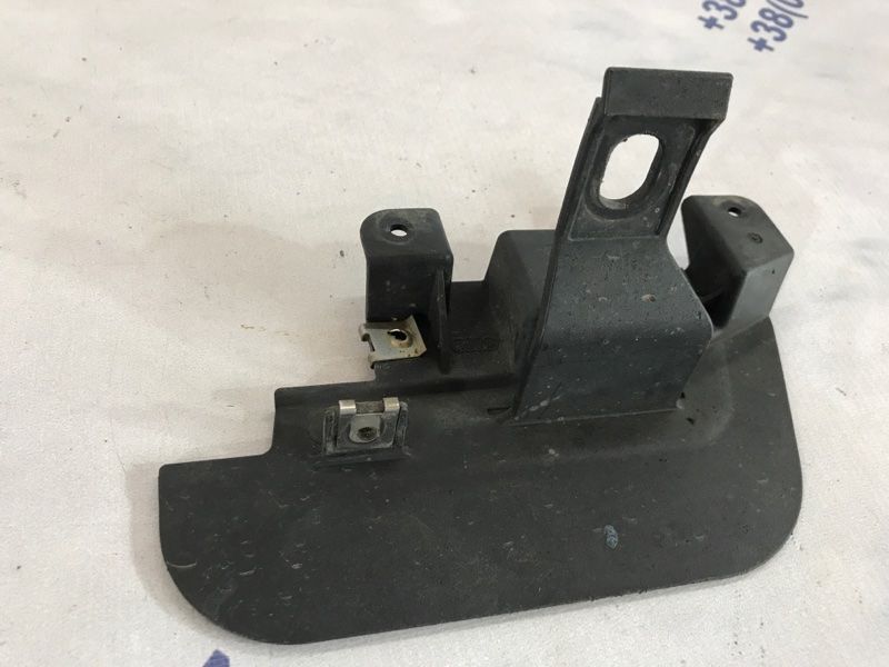Брызговик 4L0854815 Audi Q7