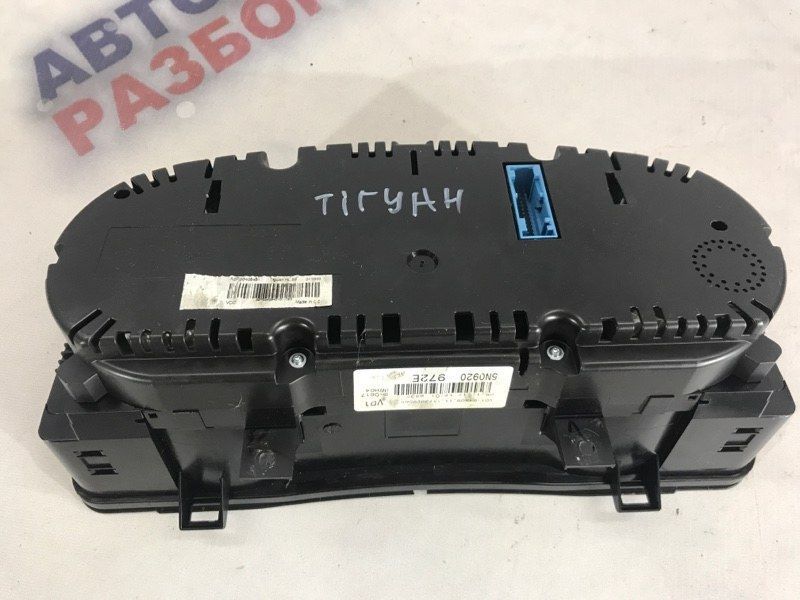 Комбинация приборов / Спидометр 5N0920972E Volkswagen Tiguan