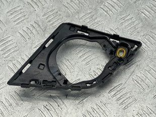 Кронштейн 4M0035428 Audi Q7