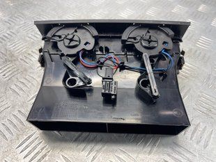 Дефлектор повітропроводу 7P6819203A Volkswagen Touareg