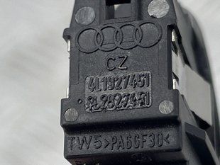 Кнопка ассистента смены полосы движения 4L19274515PR Audi Q7