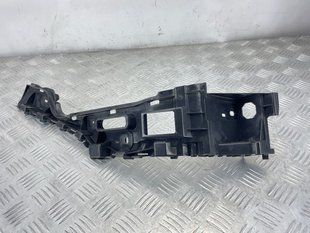 Направляюча заднього бампера 7P6807394C Volkswagen Touareg