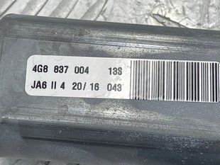 Приводний блок дверей / доводчик 4G8837004 Audi A7