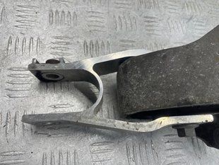 Кронштейн опори двигуна 31339951 Volvo XC90