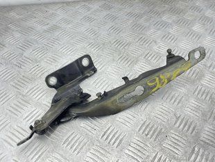 Петля капота 31385814 Volvo XC60