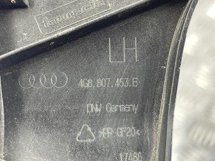 Направляюча заднього бампера 4G8807453B Audi A7