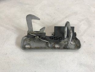 Скоба замка капота 1K0823480 Volkswagen Tiguan