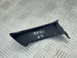 Накладка 8K9827280A Audi A4 Allroad