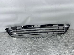 Решетка воздухозаборника бампера 7P6853671J041 Volkswagen Touareg